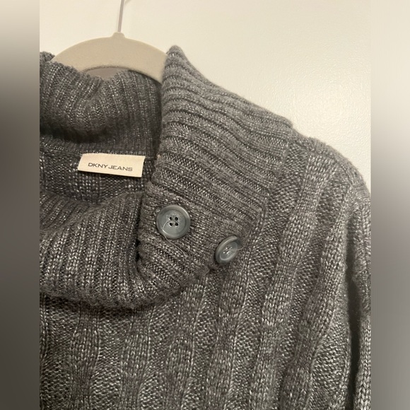 DKNY Jeans cropped grey & silver cable knit turtleneck, Medium, 3/4 sleeve. - Picture 8 of 10
